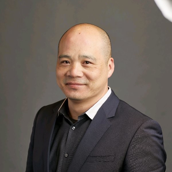 Headshot of Stephen Hu